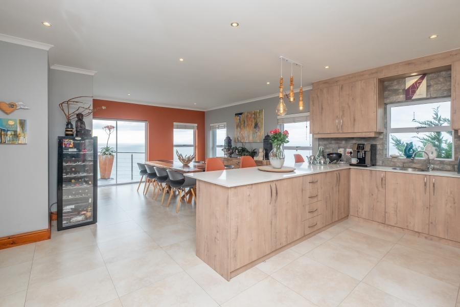 5 Bedroom Property for Sale in Murdock Valley Western Cape